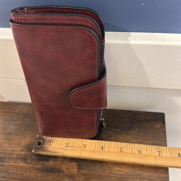 Solid Menbense burgundy leather men or woman’s wallet. - Picture 9 of 9
